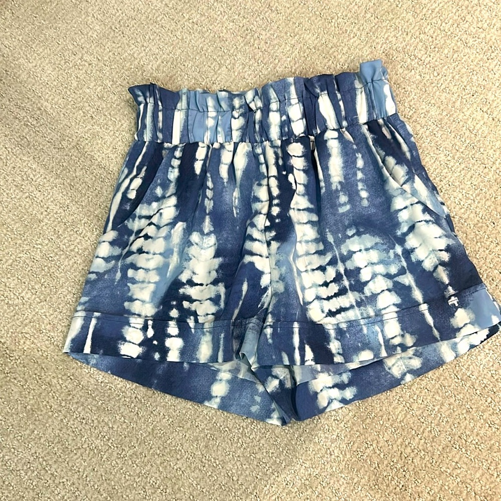 Size small! Tie dye shorts!